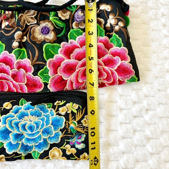 Embroidered Pom Poms Long Shoulder Bag/Crossbody Purse and Wristlet NWOT - Picture 7 of 13